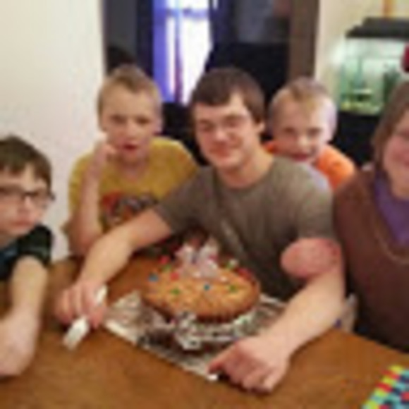 Meet your Posher, Cassandra - Picture 1 of 1